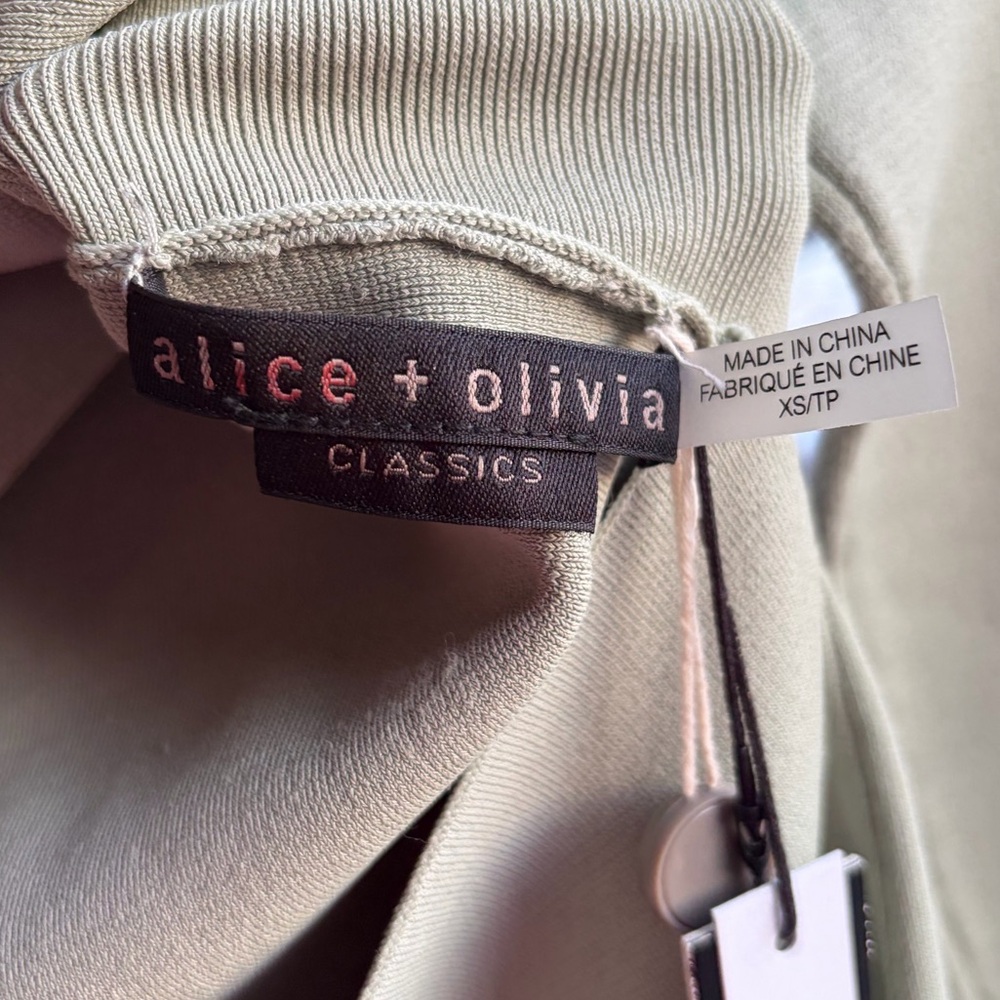 🆕 🌿 Alice + Olivia Classics Sage Open Back Knit Dress XS Casual Party Modern - Picture 12 of 17